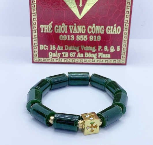 Vòng Mân Côi Đá Cẩm Thạch Trụ